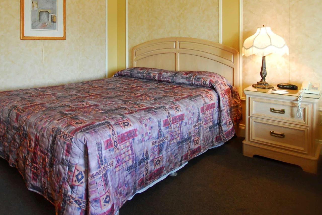 Hotel Travelodge By Wyndham Victoriaville Ngoại thất bức ảnh