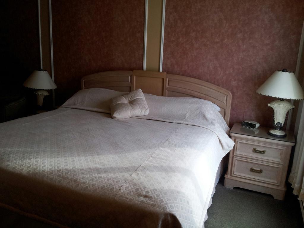 Hotel Travelodge By Wyndham Victoriaville Ngoại thất bức ảnh