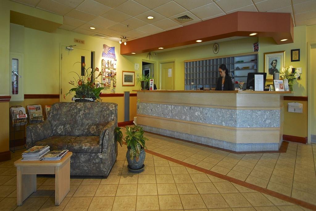 Hotel Travelodge By Wyndham Victoriaville Ngoại thất bức ảnh