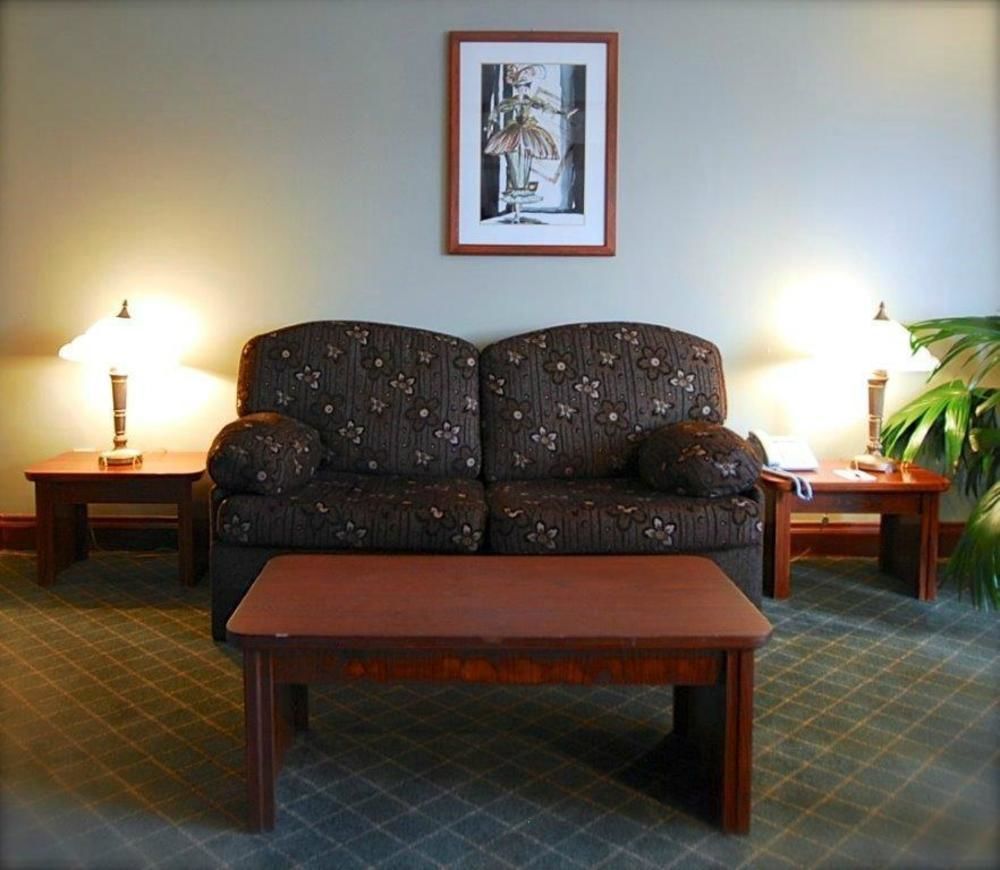 Hotel Travelodge By Wyndham Victoriaville Ngoại thất bức ảnh