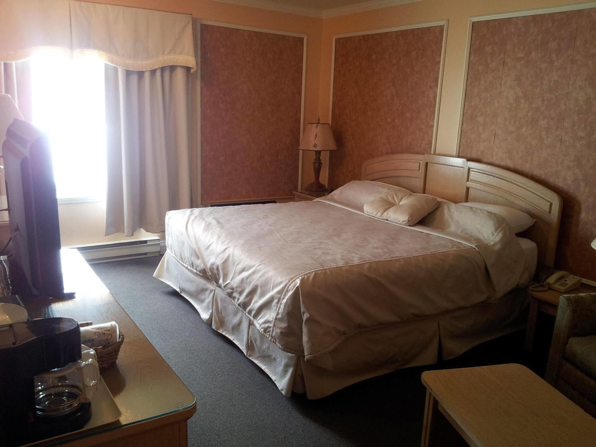 Hotel Travelodge By Wyndham Victoriaville Ngoại thất bức ảnh